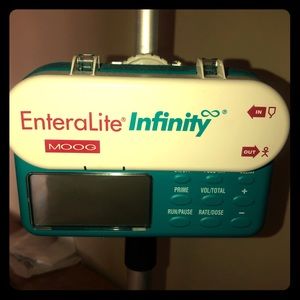 Infinity enteral feeding pump with 30 count bags
